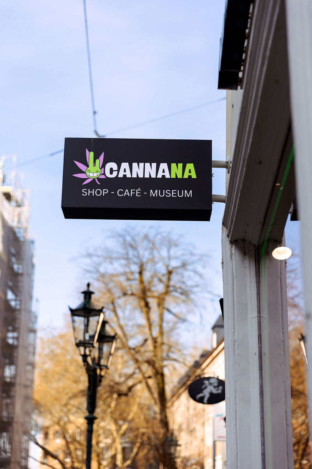 Cannana CBD Shop Schild